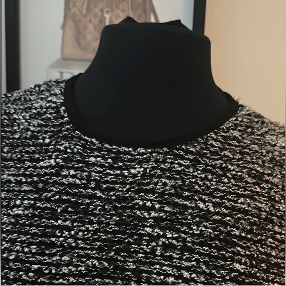 Forever 21 Women's Black and White Tweed Top size small - Picture 3 of 6